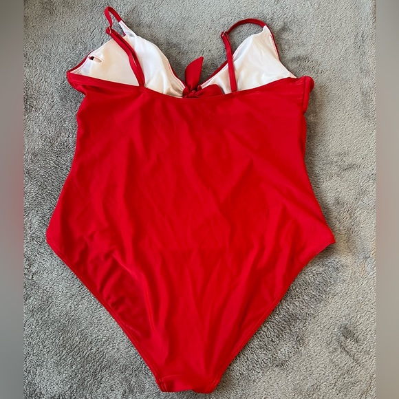 ❤️ Red Swimsuit - One Piece - Picture 2 of 3
